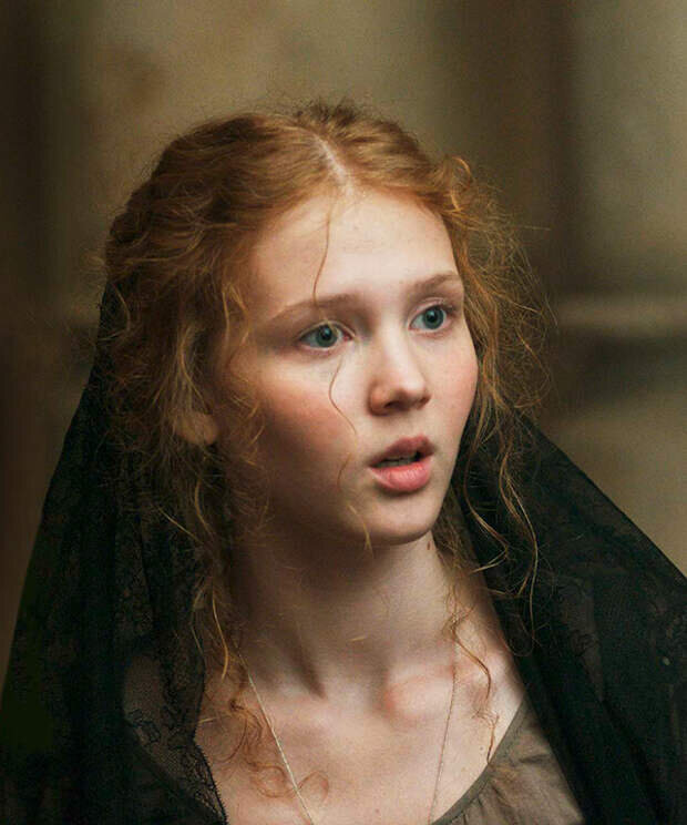 Изольда Дюшаук в роли Лукреции Борджиа. 