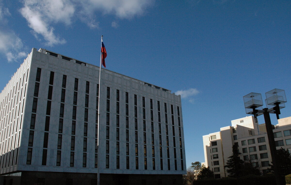    Здание посольства РФ в США  Анатолий Бочинин/ТАСС