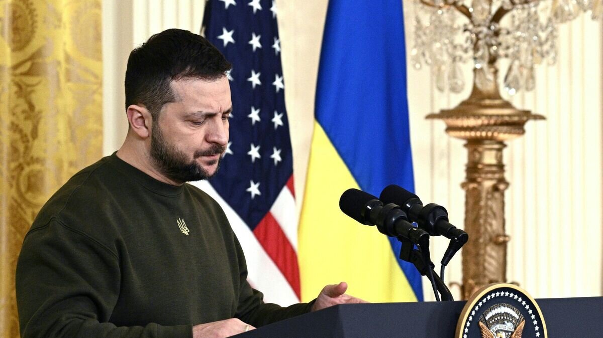    Президент Украины Владимир Зеленский во время пресс-конференции в Вашингтоне© AFP 2022 / BRENDAN SMIALOWSKI