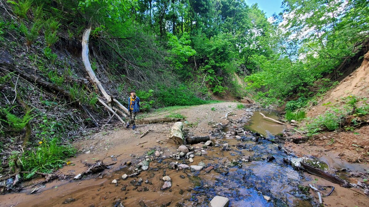 на дне Чертова рва