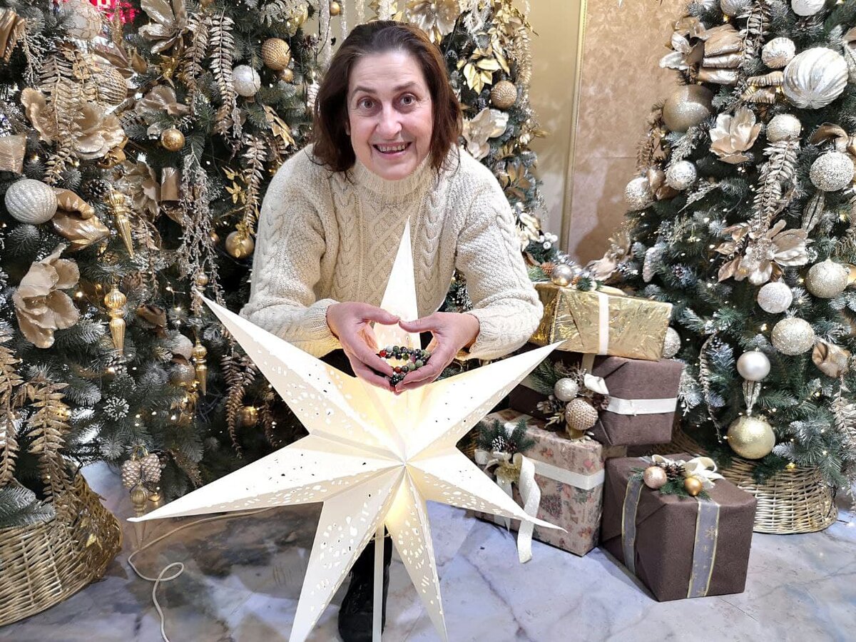 наверху звезда горит, а дни спокойные