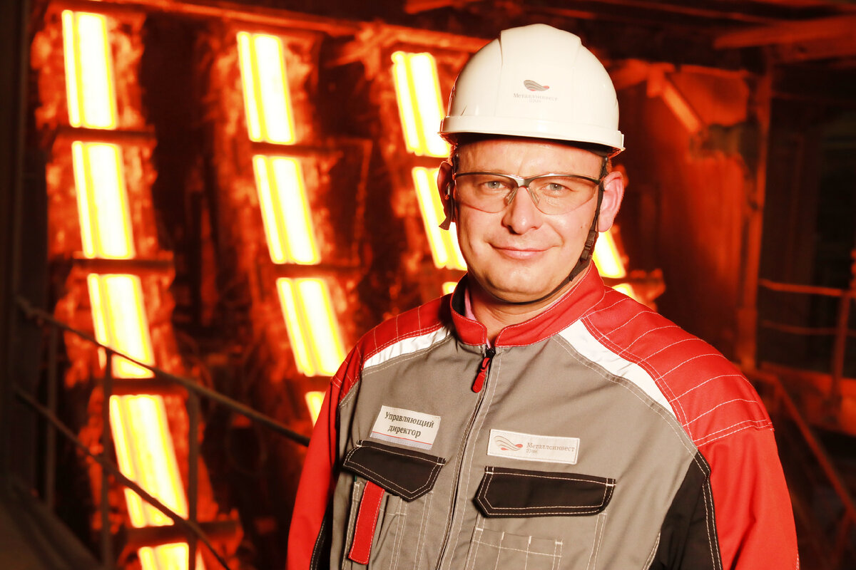 Кирилл Чернов начал трудовой путь на ОЭМК разливщиком стали. Через 18 лет он возглавил комбинат.