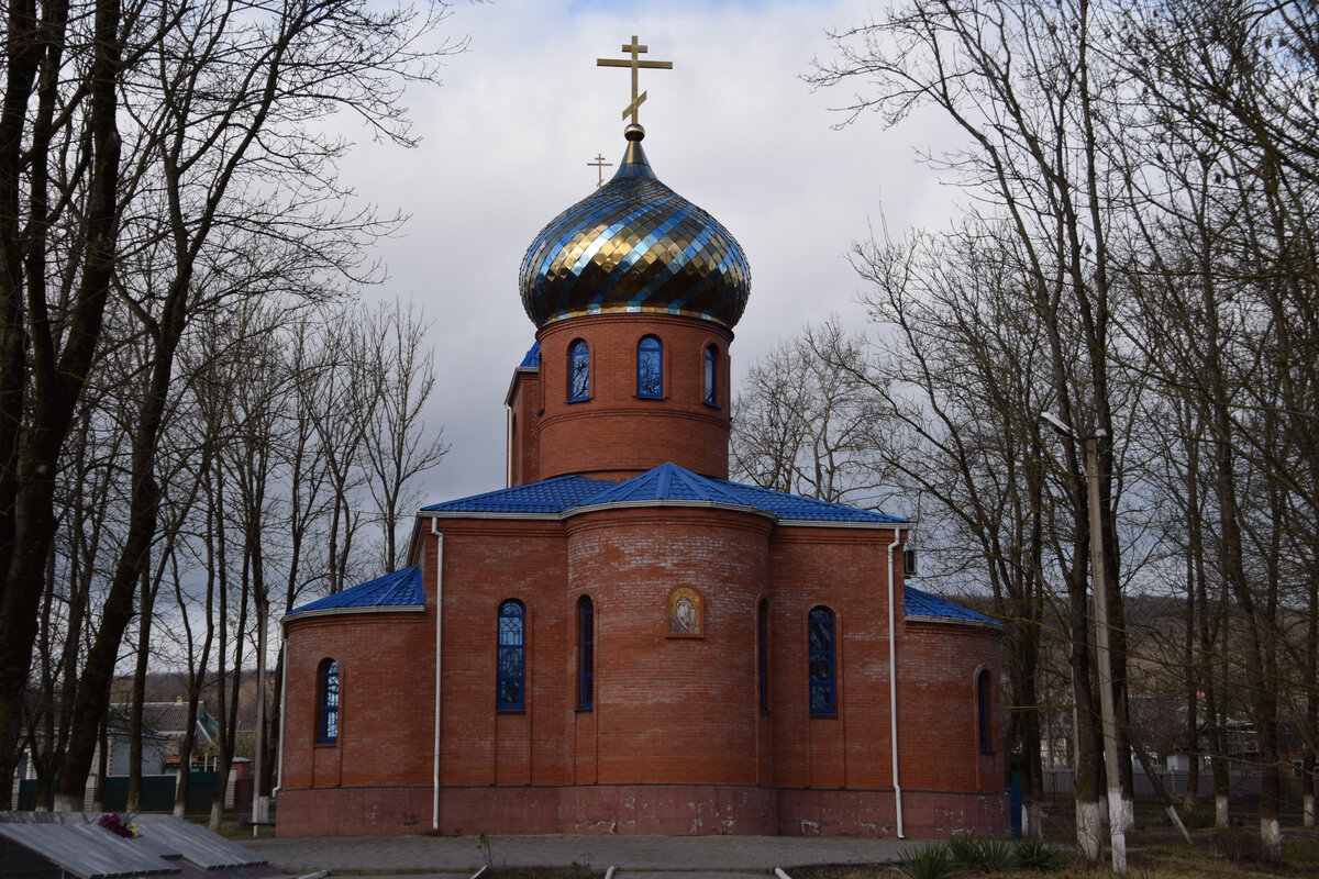 Смоленская краснодарский край. Станица Смоленская Краснодарский край. Станица Смоленская Северский район. Станица Смоленская храм. Храм Казанской Божьей матери станица Смоленская.