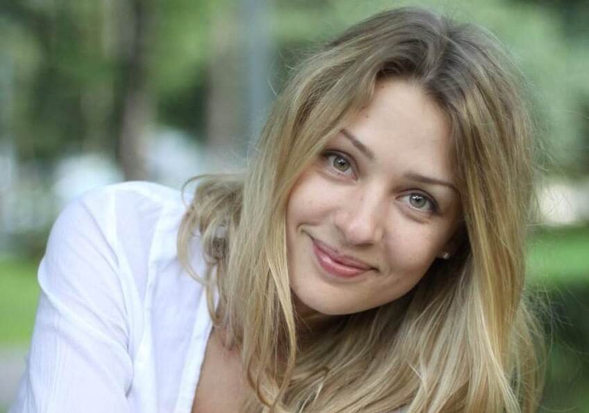 Актриса очаровывает с первого взгляда.