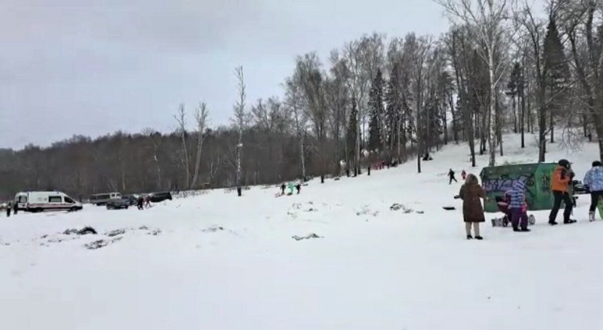    Катайтесь на тюбингах только в отведенном для этого месте! Татьяна Пульная