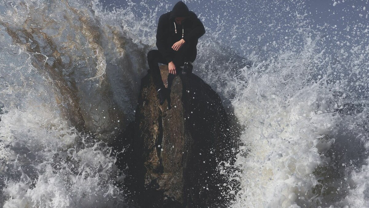     В Ростов жители требуют привлечь аквапарк к ответственности и отказаться от строительства ТЦ, пока эксперты предсказывают начало новой волны частичной мобилизации.