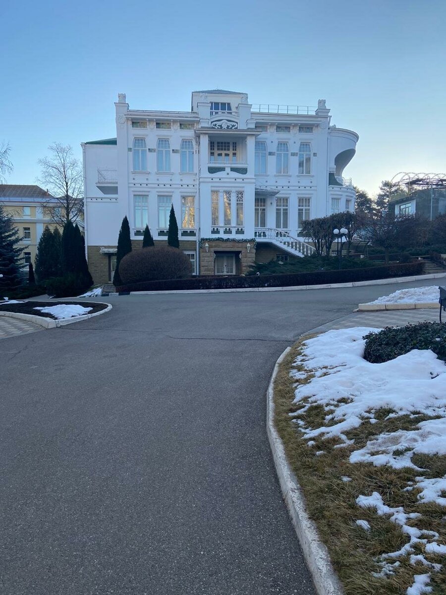 AZIMUT Здоровье Долина Нарзанов Кисловодск Фото: yandex.ru/maps/ Владислав З.