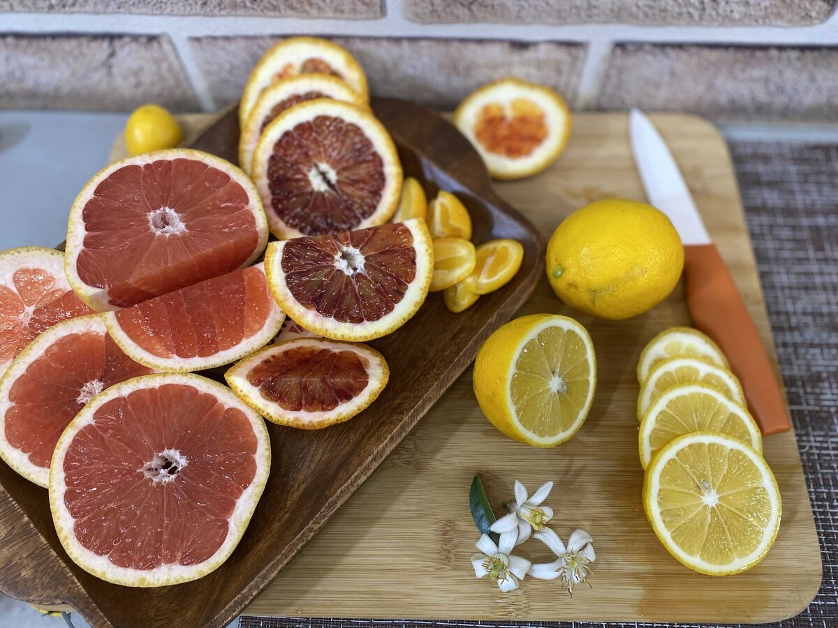 грейпфрут Стар Руби, апельсин Моро, кумкват Обовато, лимон Каррубаро