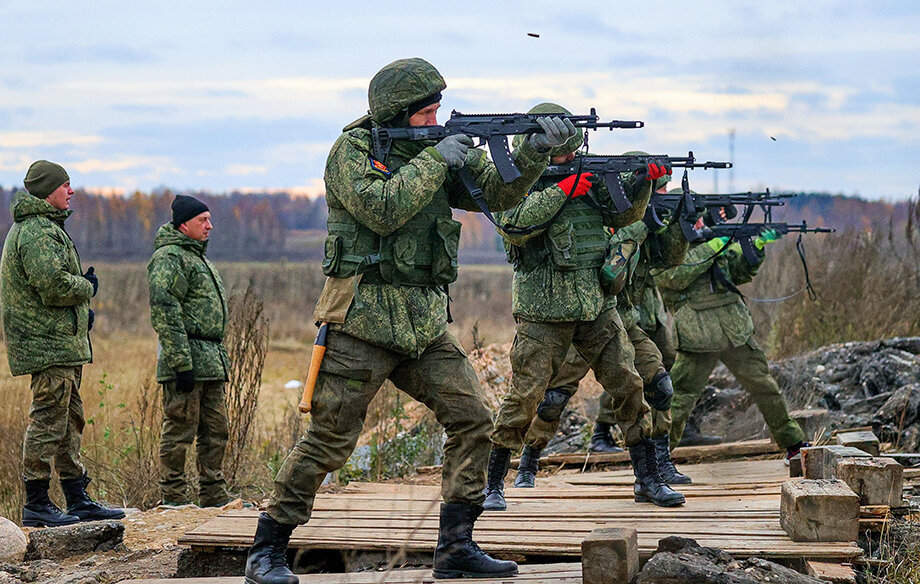 В рамках частичной мобилизации призываются рядовые, сержанты в возрасте до 35 лет, младшие офицеры – до 50 лет, старшие офицеры – до 55 лет. Фото: Владимир Смирнов/ТАСС
