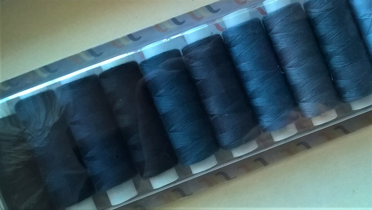 Набор ниток для штопки джинсов от Бестекс -лицевая сторона.