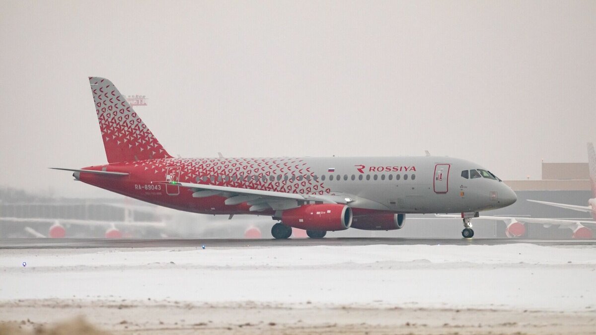     Авиакомпания «Россия» назвала самолет в честь нижегородского города. Теперь Суперджет 100 носит имя «Дзержинск». Об этом рассказали в самой организации.