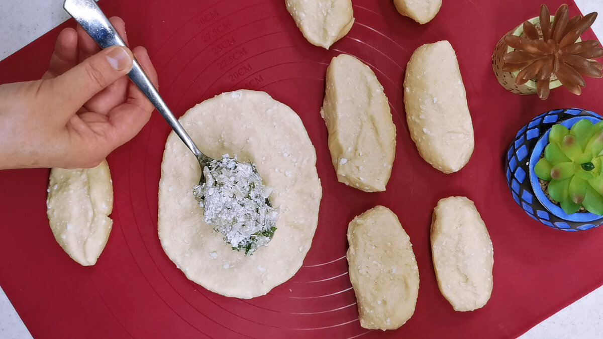 Мои маленькие лепешки по вкусу не устыпают настоящим Хачапури. А рецепт  простейший, можно к завтраку успеть | Розовый баклажан | Дзен