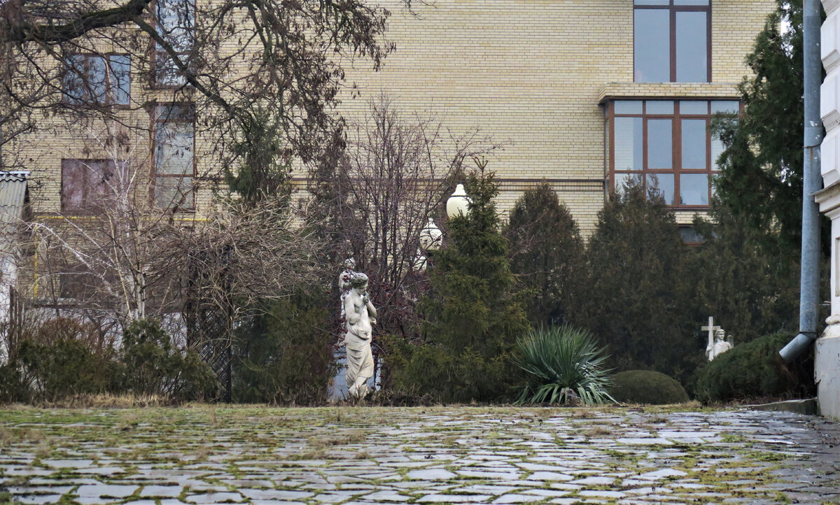 Внутренний дворик. Фото автора.