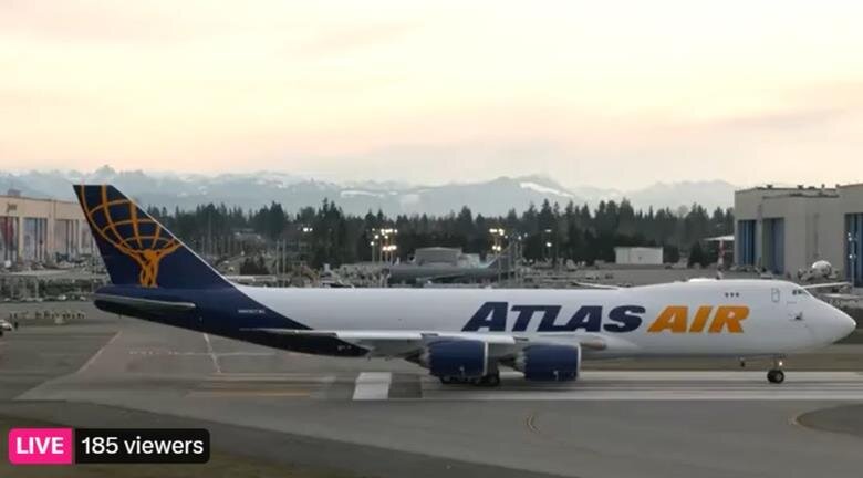 Последний Boeing 747 на взлетно-посадочной полосе 16R в Пейн-Филд 1 февраля 2023 г. Фото: Reuters