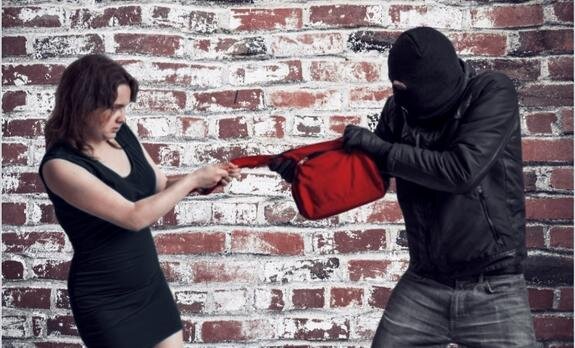    Санкт-Петербургский Бэтмен спас женщину от грабителя