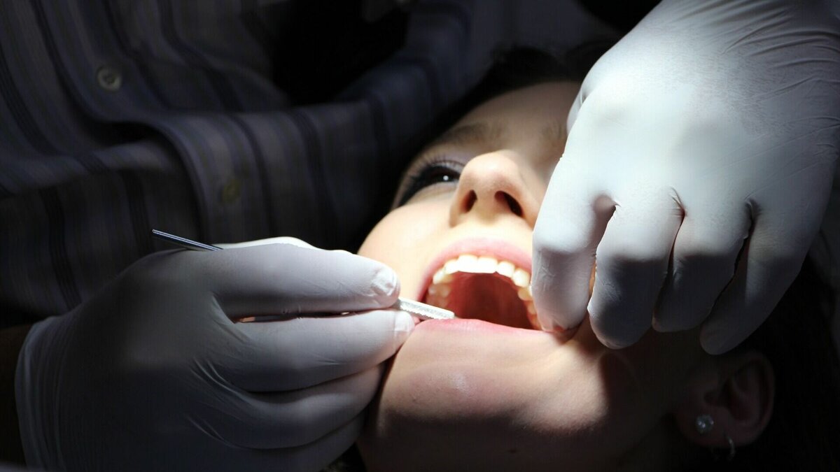 Лечение зубов в Киеве: стоимость лечения зубов в стоматологии клиники Оксфорд Медикал