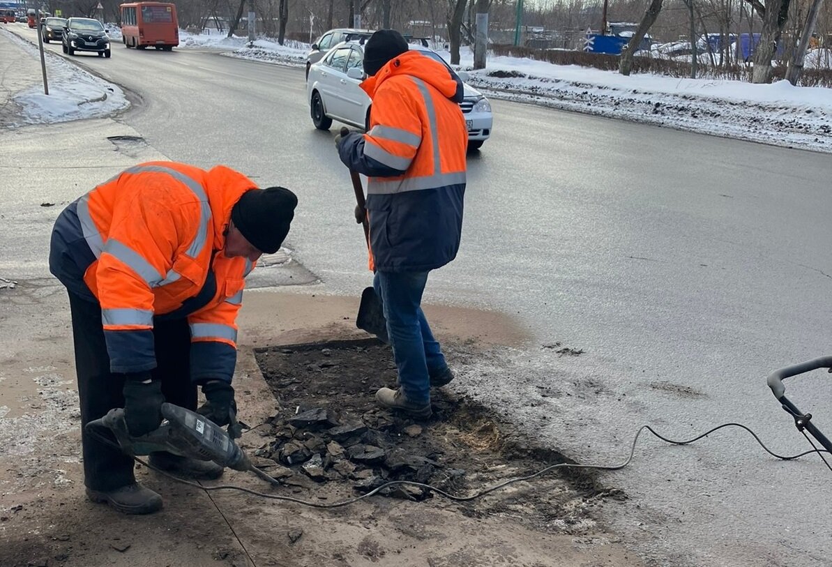 Ямочный ремонт проводят на дорогах Ленинского района в Нижнем Новгороде |  Нижегородская правда | Дзен