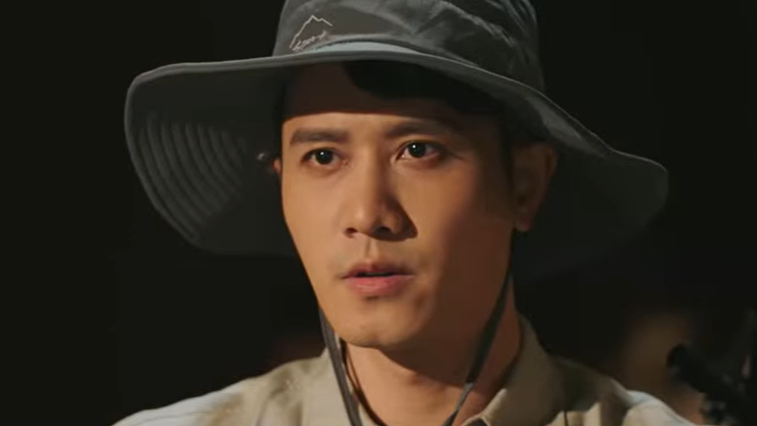 В главных ролях: Пэн Гуаньин