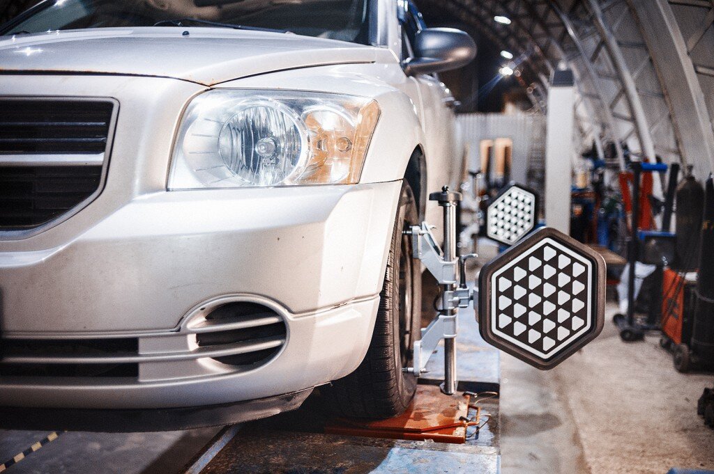 Навешиваем датчики стенда схода-развала