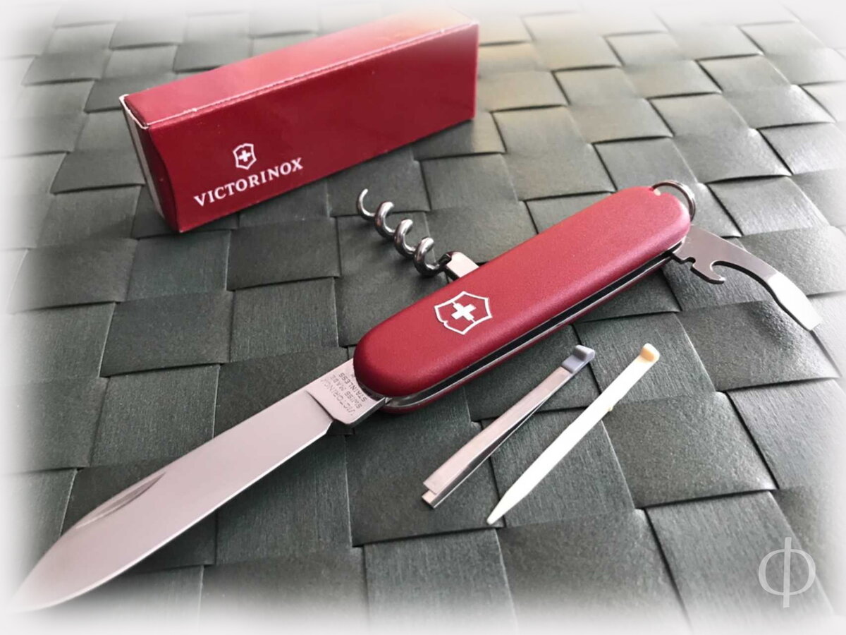 "Оригинальный швейцарский армейский нож" (Victorinox)