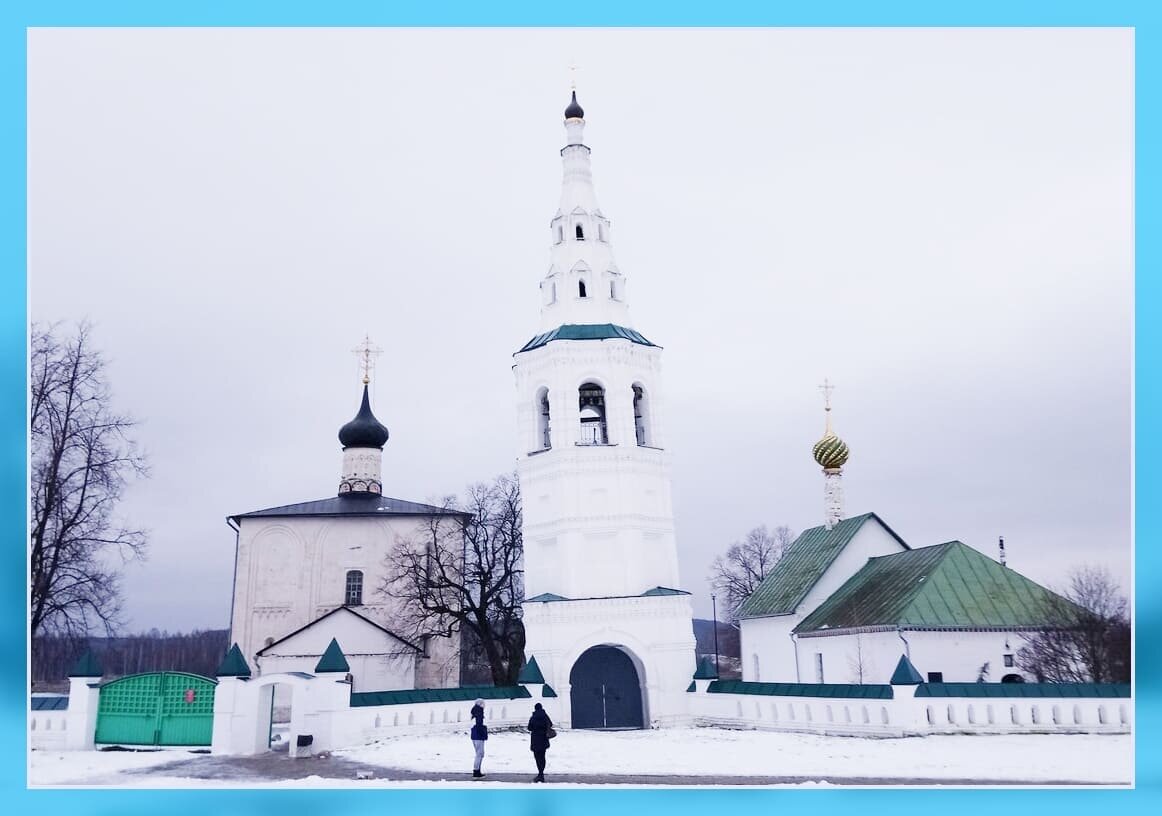 Зимний вид на Борисоглебский ансамбль.