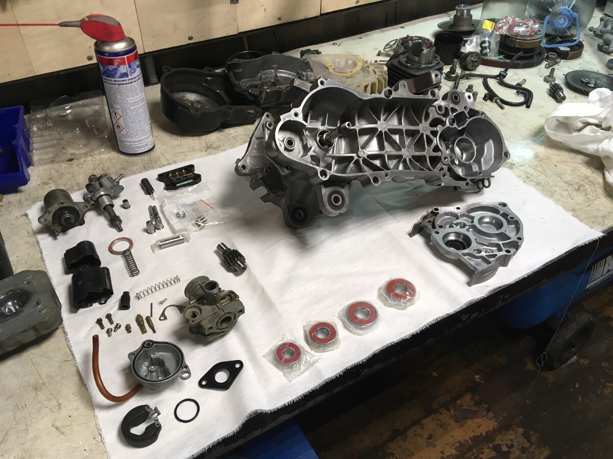 Начинается сборка двигателя от хонды дио 