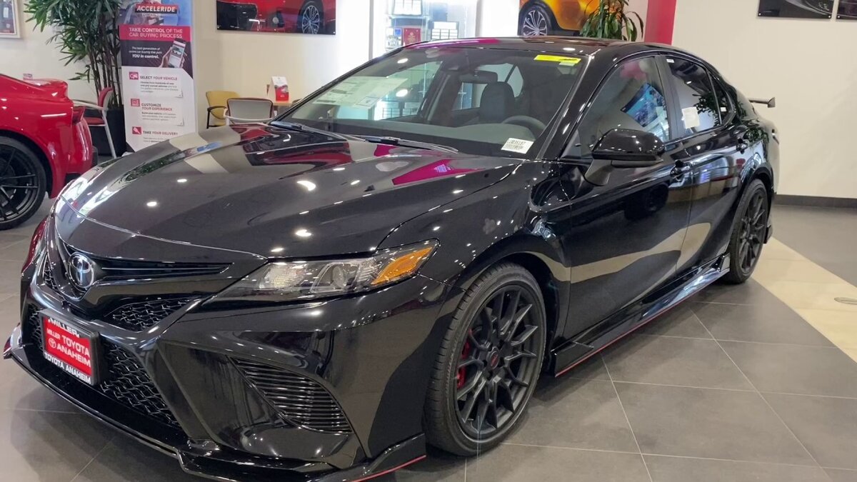 Toyota Camry 2.5 2020 года