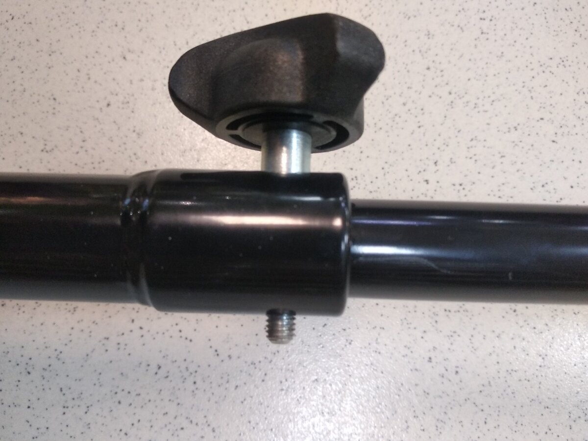 У Торнадо заменили узел, в место цанги поставили втулку. Фото автора.