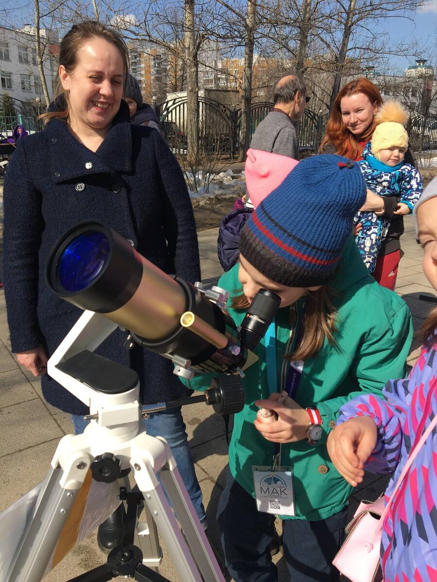 Наблюдения в клубный телескоп Coronado. Фото: Каменева Елизавета
