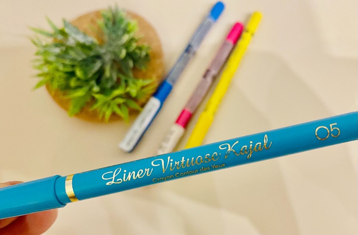 Vivienne Sabo «Liner Virtuose Kajal» в оттенке 05.