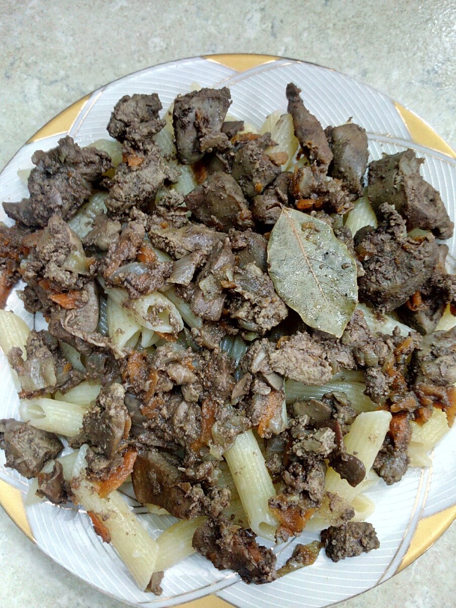 Печень с макаронами