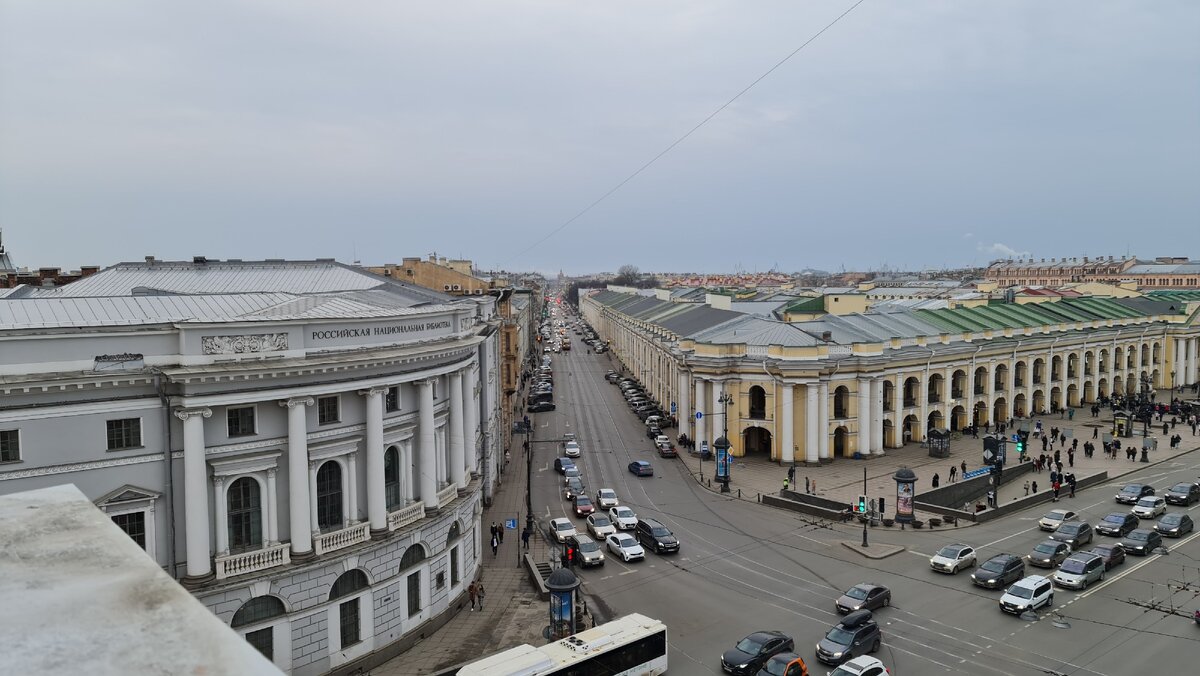 Вид на Садовую улицу в сторону Сенной площади. 