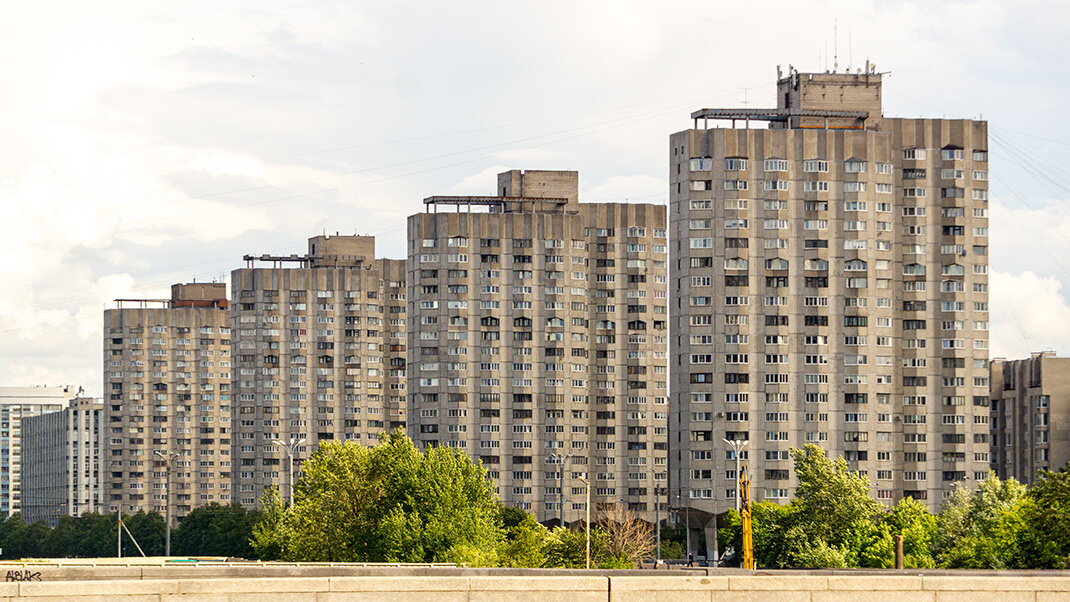 Дома «на ножках» в Санкт-Петербурге