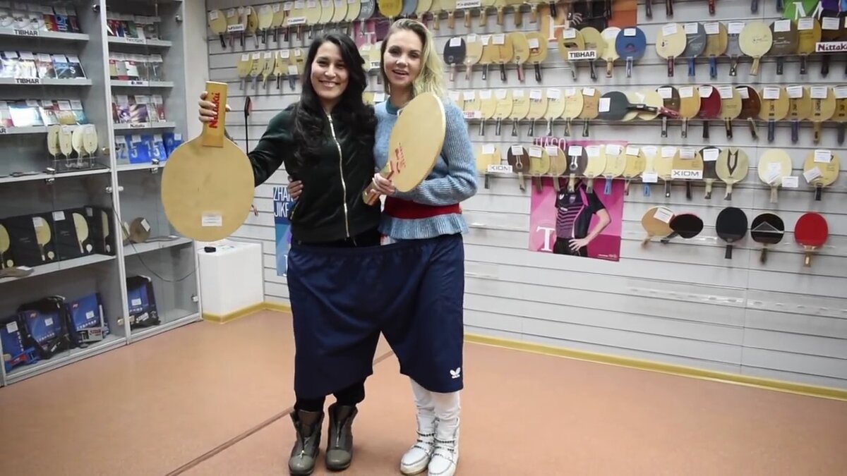 Теннисный инвентарь для богатырей