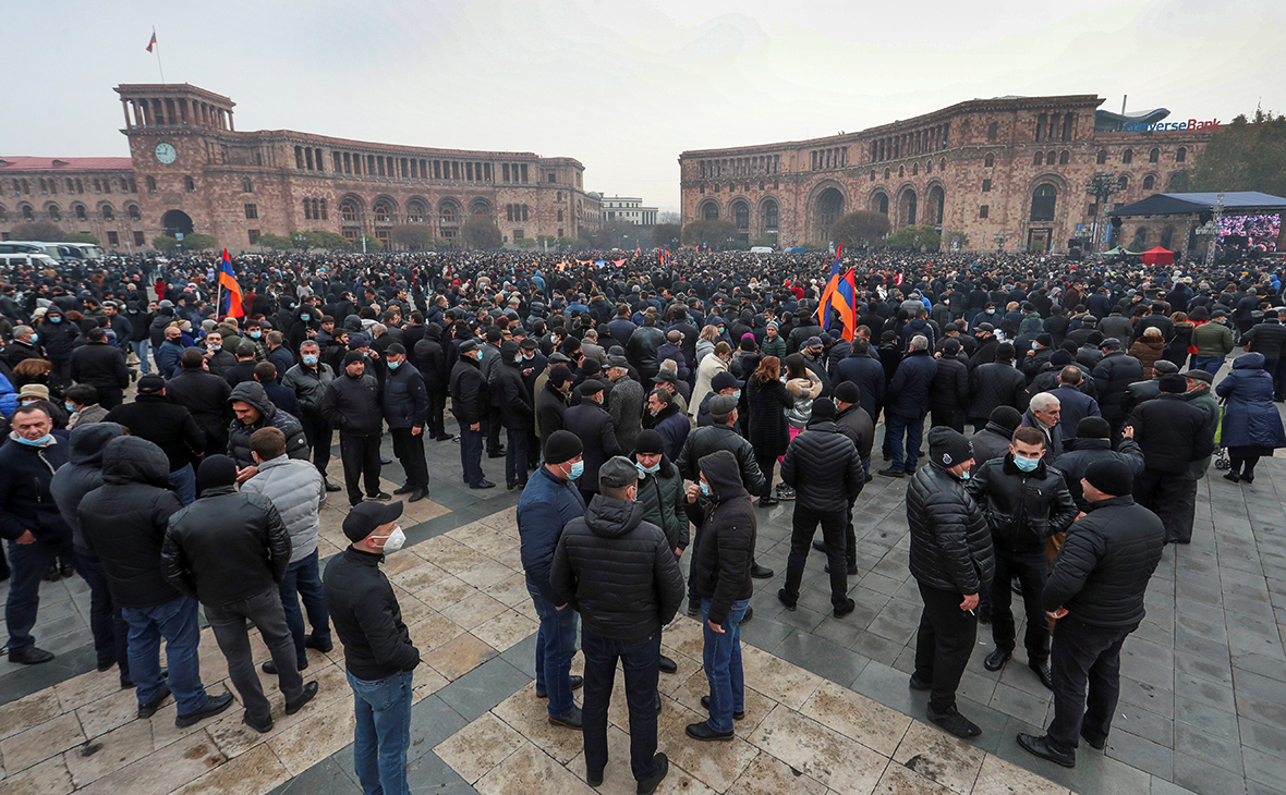 Армения сейчас. Протесты в Армении 2021. Пашинян революция Армения. Митинг в Армении 2020. Ереван митинг Пашиняна.