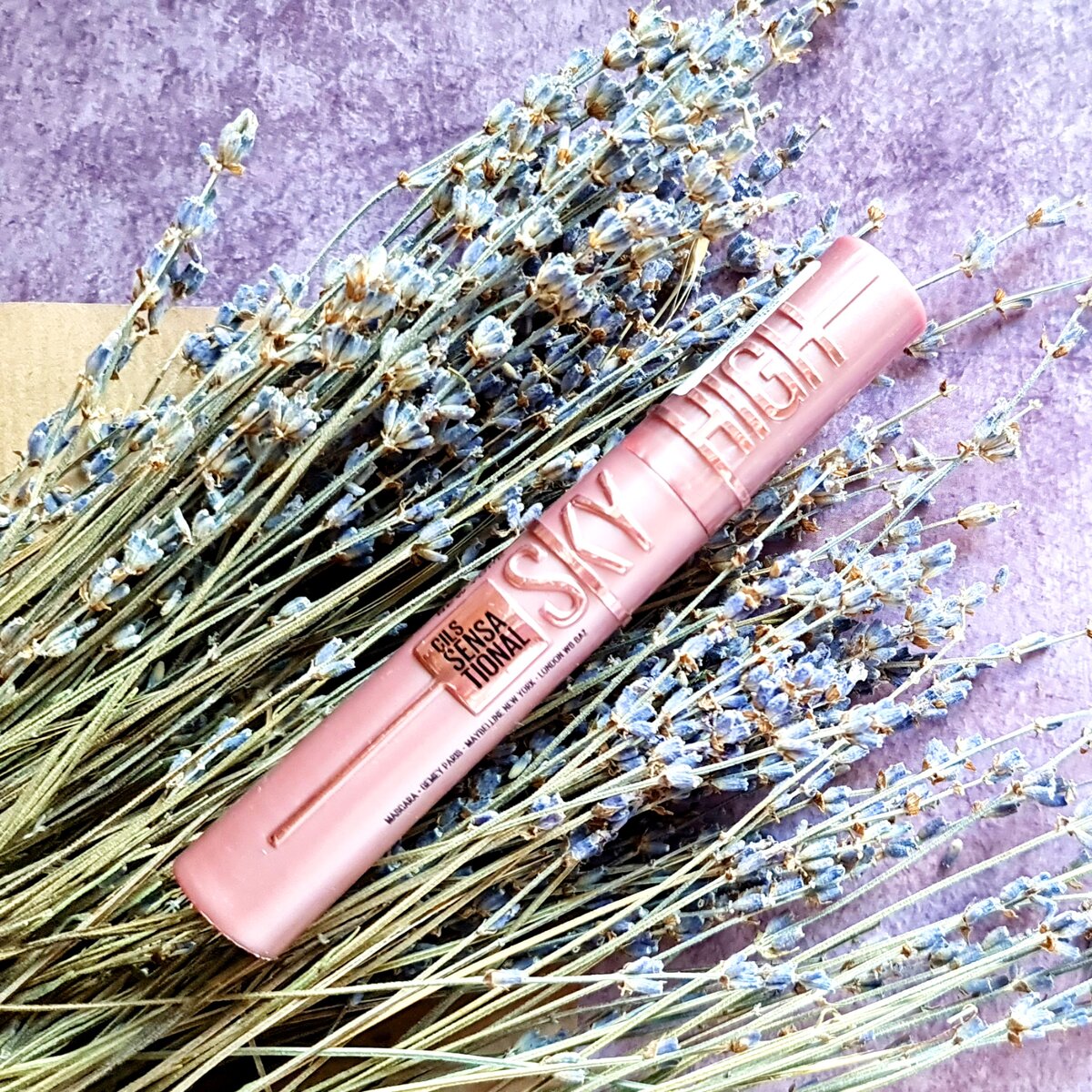 очередная классная тушь от maybelline 