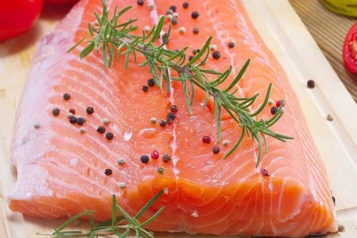 Вкусная слабосоленая сёмга, пальчики оближешь!