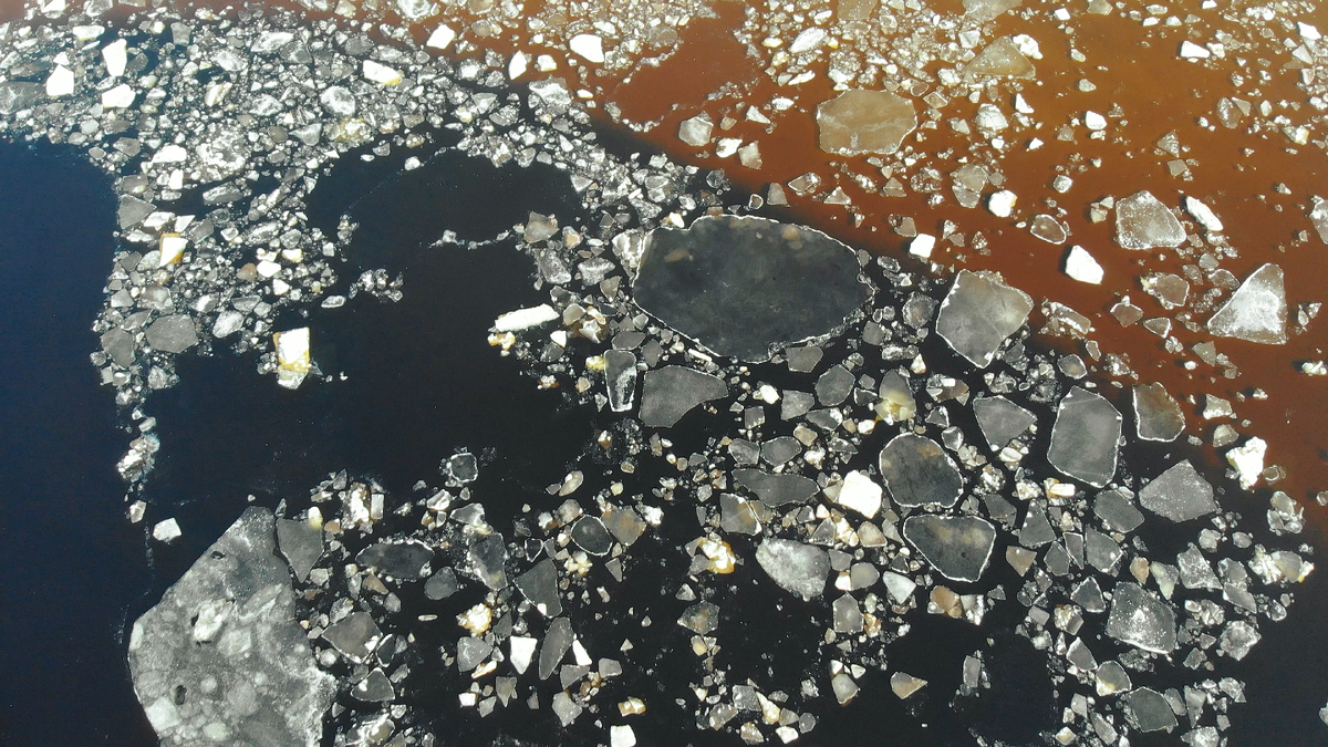 весенний лёд