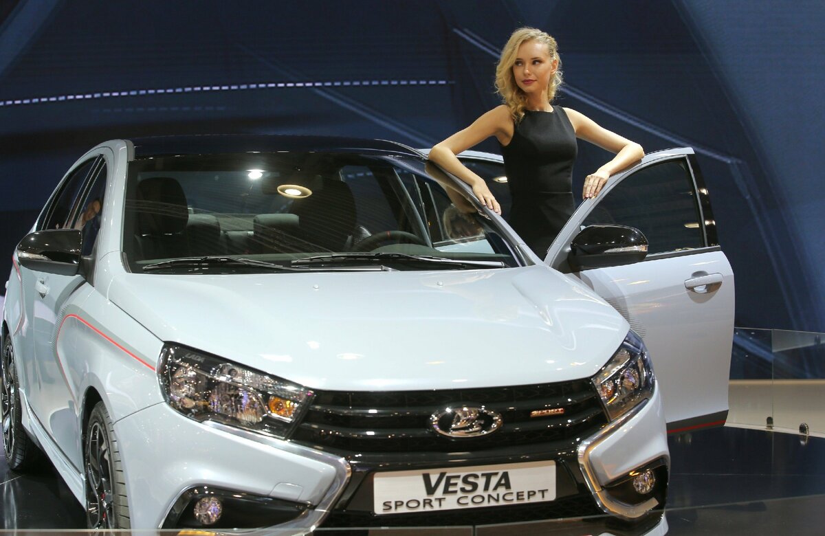 Lada Vesta Sport на презентации концепта (фото с сайта sputniknews.com)
