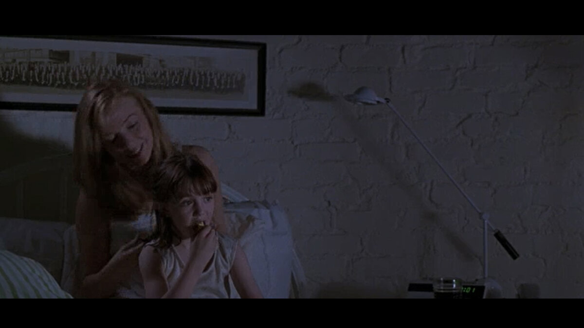 Кадры из фильма «Рука, качающая колыбель» (1992 г.)