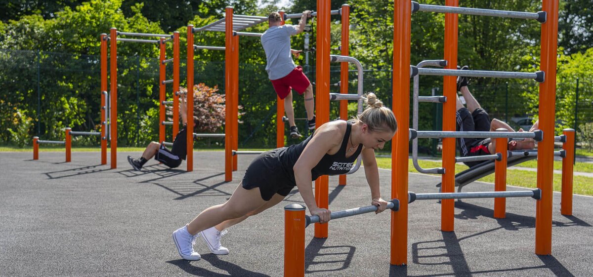 На улице спортивную спортивный