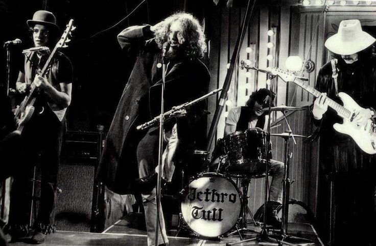 Джетро Талл с Тони Айомми исполняют "A Song For Jeffrey"