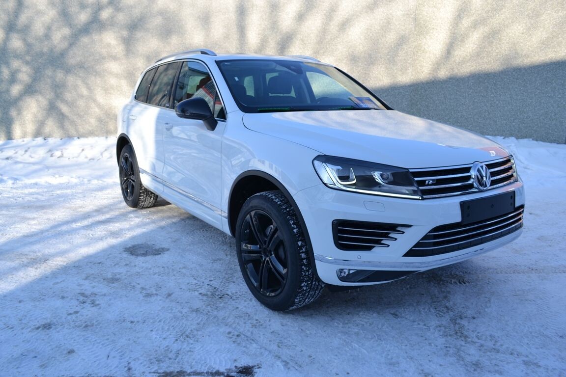 Туарег по сравнению с человеком. Touareg motors. Touareg nf синий. Фольксваген туарег. Touareg motors.