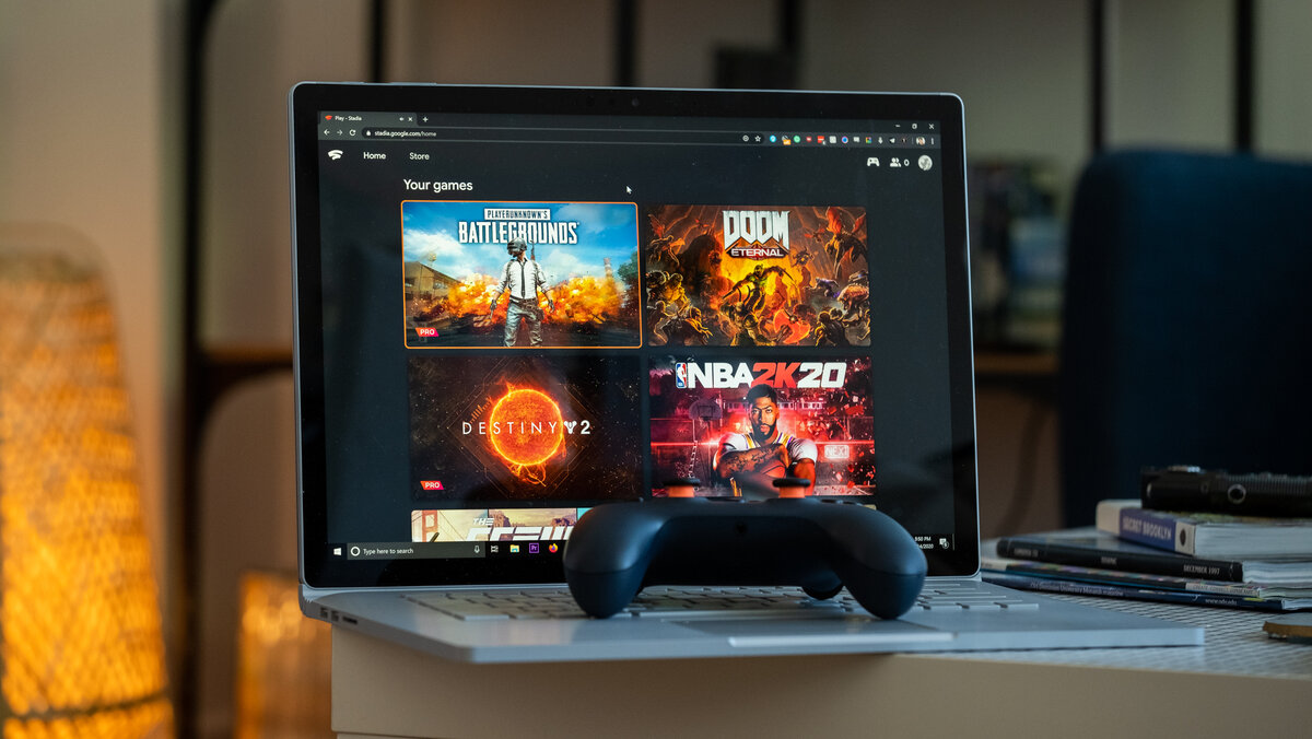 Stadia — это облачный игровой сервис Google, который запускает игры на мощных компьютерах в облаке