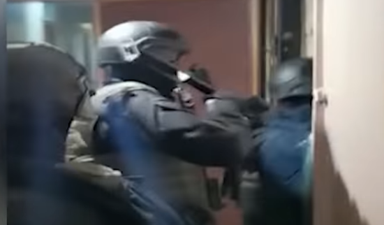 Качество не очень, потому что это из оперативной съемки ФСБ
