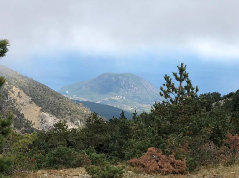 Гора Роман-Кош, самое высокое место Крыма. Алушта. Россия.