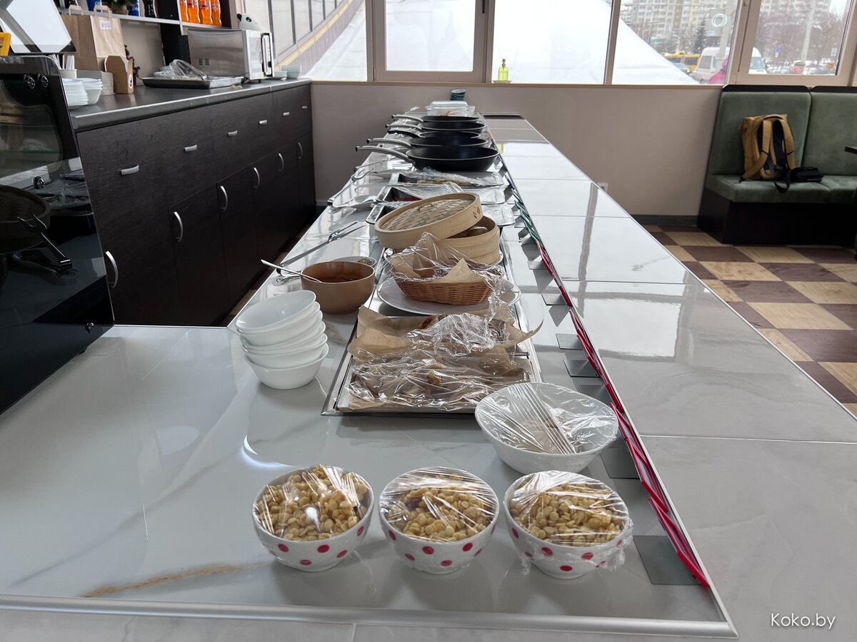 За 15р сколько хочешь еды, но чтобы поместилась в тарелку. Новое бистро ...