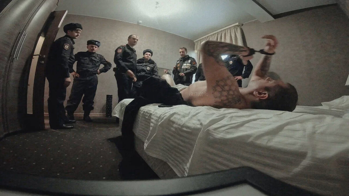 Кадр из фильма "Емельяненко" | valetudo.ru