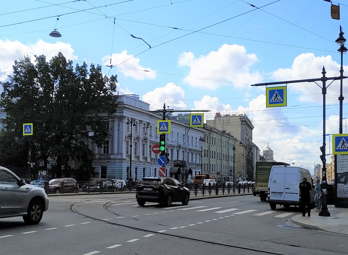 Лиговский проспект около поворота в Свечной переулок (август 2021 г.)