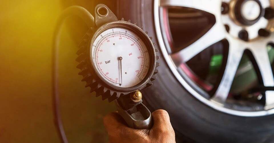 Измерение давления в шинах